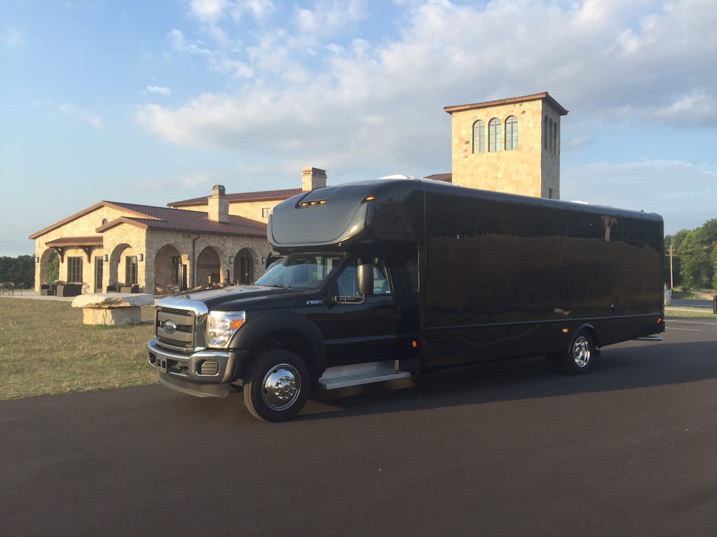 party bus wine tour traverse city